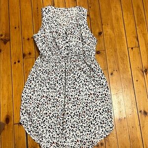Chic Leopard Print Sleeveless Dress